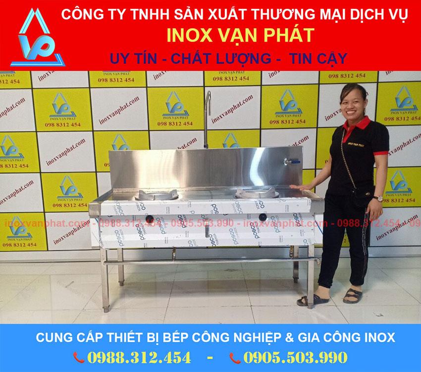 Bếp Á nhà hàng