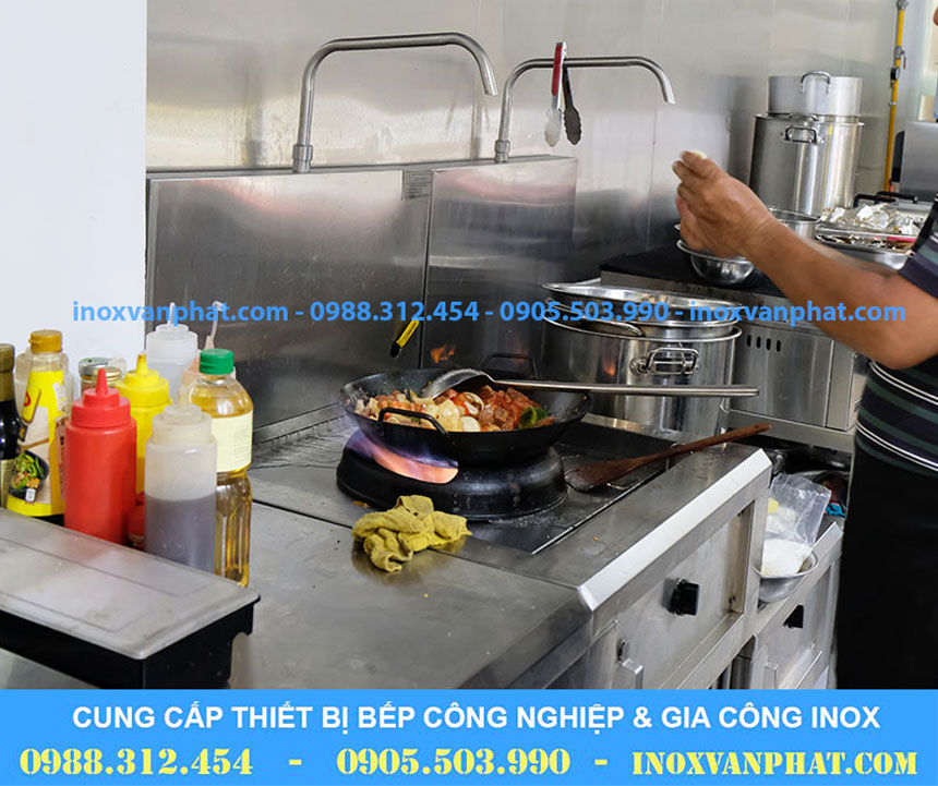 Bếp á công nghiệp